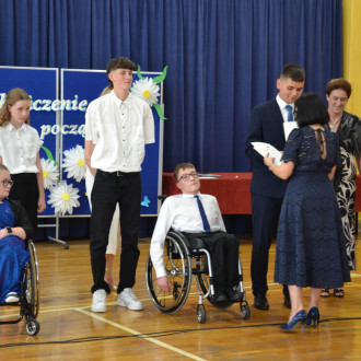 gratulacje od pani dyrektor dla uczniów i rodziców (11)