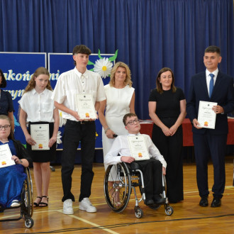 gratulacje od pani dyrektor dla uczniów i rodziców (12)