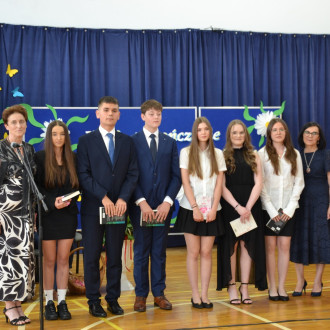 gratulacje od pani dyrektor dla uczniów i rodziców (3)