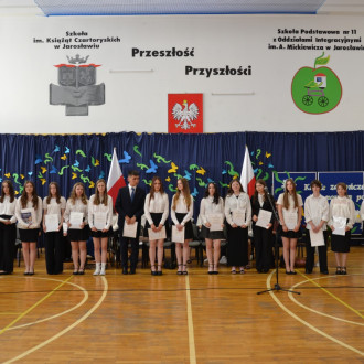 gratulacje od pani dyrektor dla uczniów i rodziców (4)