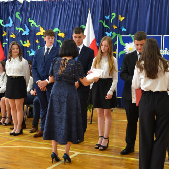 gratulacje od pani dyrektor dla uczniów i rodziców (5)