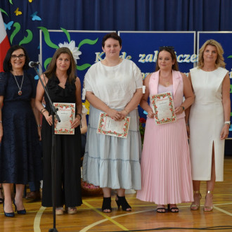 gratulacje od pani dyrektor dla uczniów i rodziców (9)