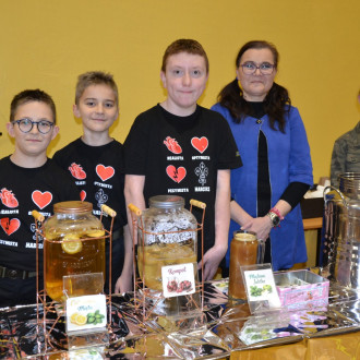 druzyna przygotowujaca napoje