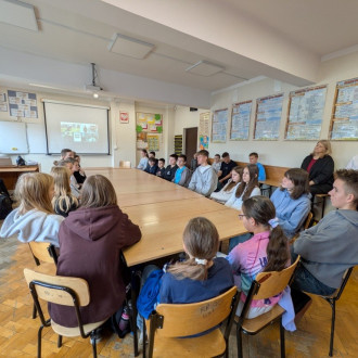 Debata poświęcona przemocy rówieśniczej